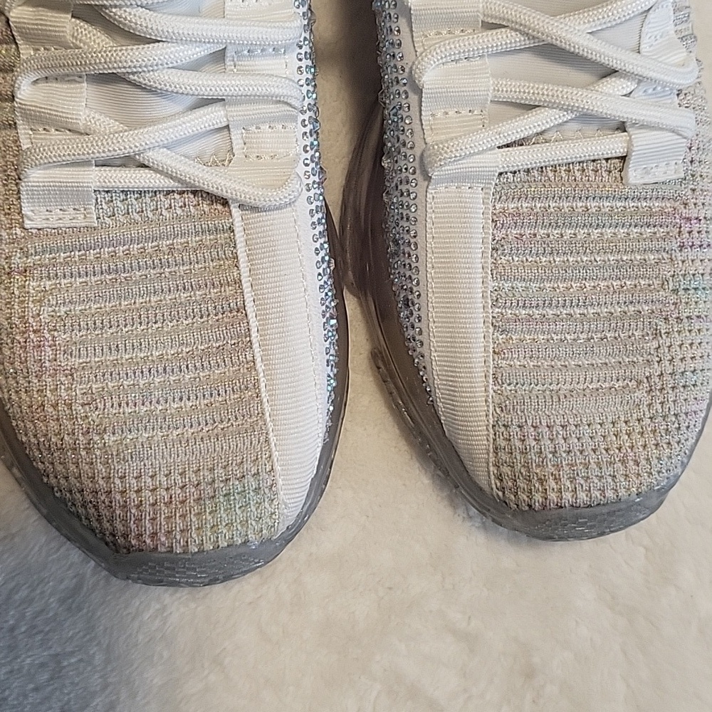 Steve Madden Maxima Rhinestone Lace Up White Multi Colored Sneaker Sz 4.5 Girls - Picture 9 of 10